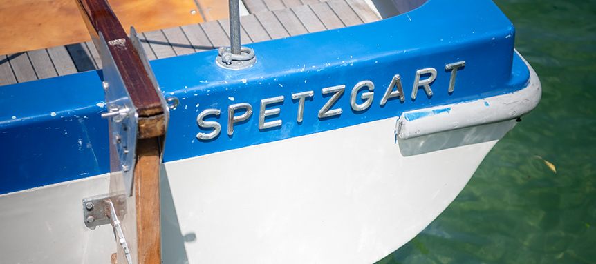 Segelboot mit dem Namen Spetzgart