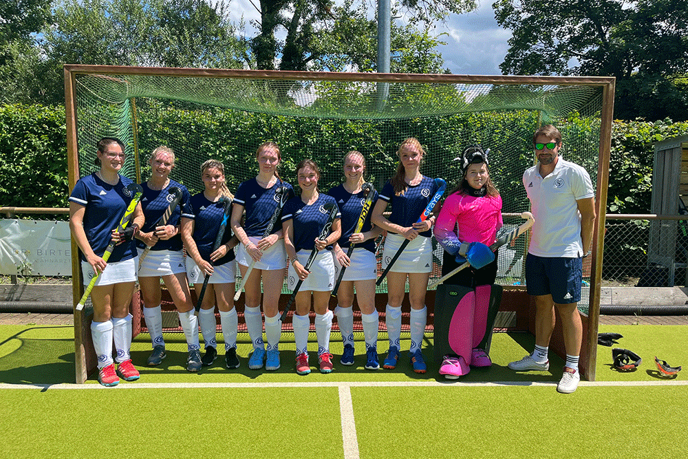 Gruppenfoto unserer Damen-Hockeymannschaft