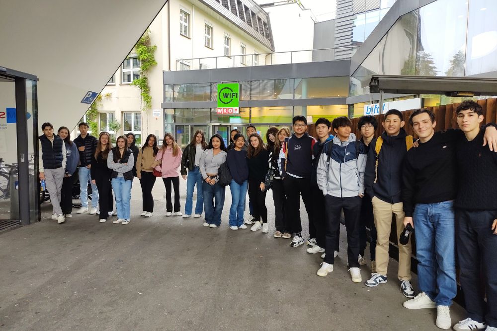 Gruppenfoto nach der ÖSD-C1-Prüfung 