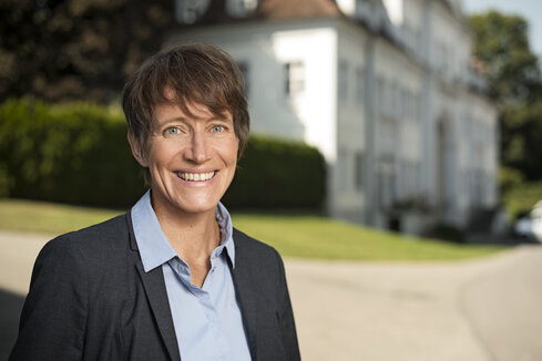 Gesa Meyer-Wiefhausen Gesa Meyer-Wiefhausen | Leitung Stabsabteilungen, Leitung Kommunikation, Fundraising, Stipendien