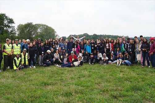 Die Schüler:innen, die nach Felsted gereist sind, widmeten sich einem sozialen Projekt.