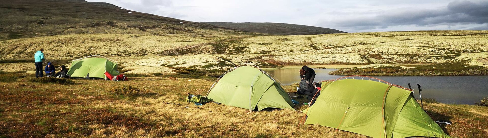 Outward Bound Expedition in Norwegen: Zelten am Fluss