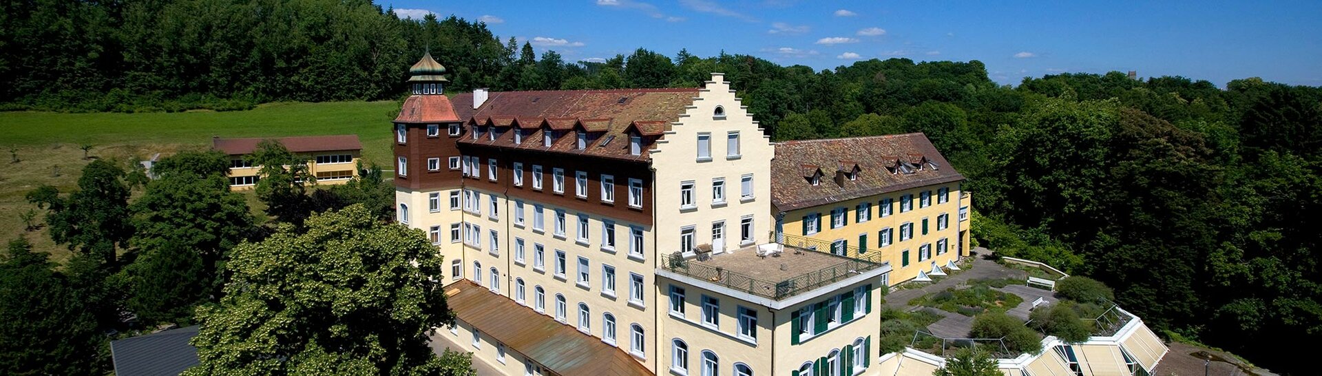 Header: Außenansicht Schloss Spetzgart 