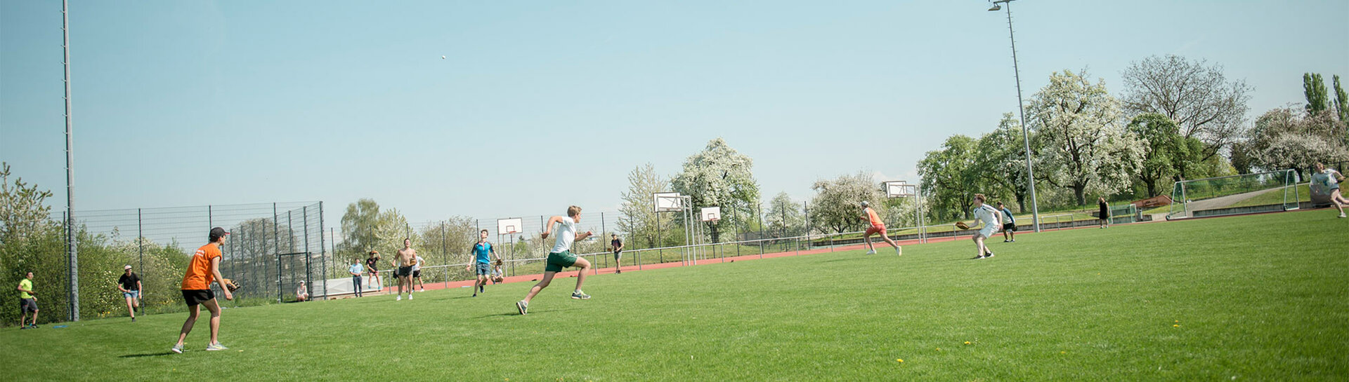 Schüler spielen Fußball