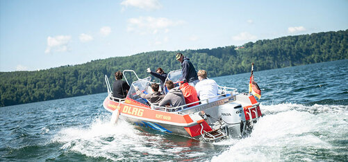 Nautischer Dienst: Motorboot der DLRG