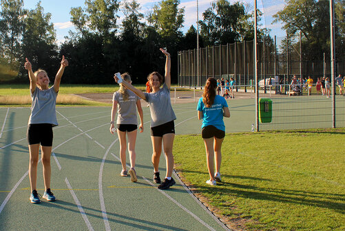 Schülerinnen beim Abendsportfest